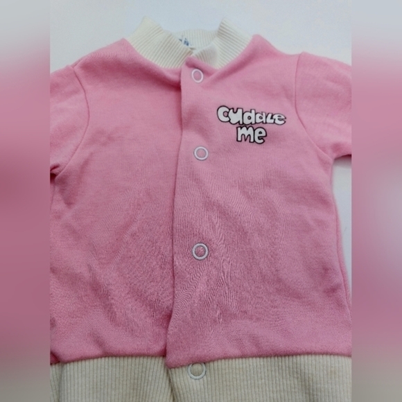 ⭐️3/$15 Pink White Vintage BABYfair Cardigan "Cuddle‎ Me" Button Close 0-6 Mo - Picture 2 of 4